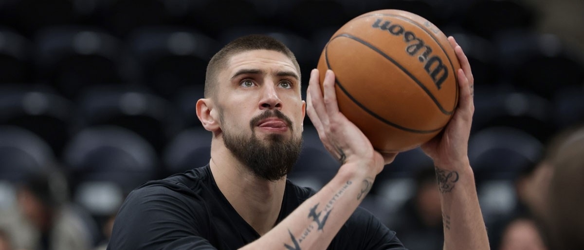 西蒙斯惊艳全场，东契奇助攻爆棚，全明星入选逆转取胜！的简单介绍