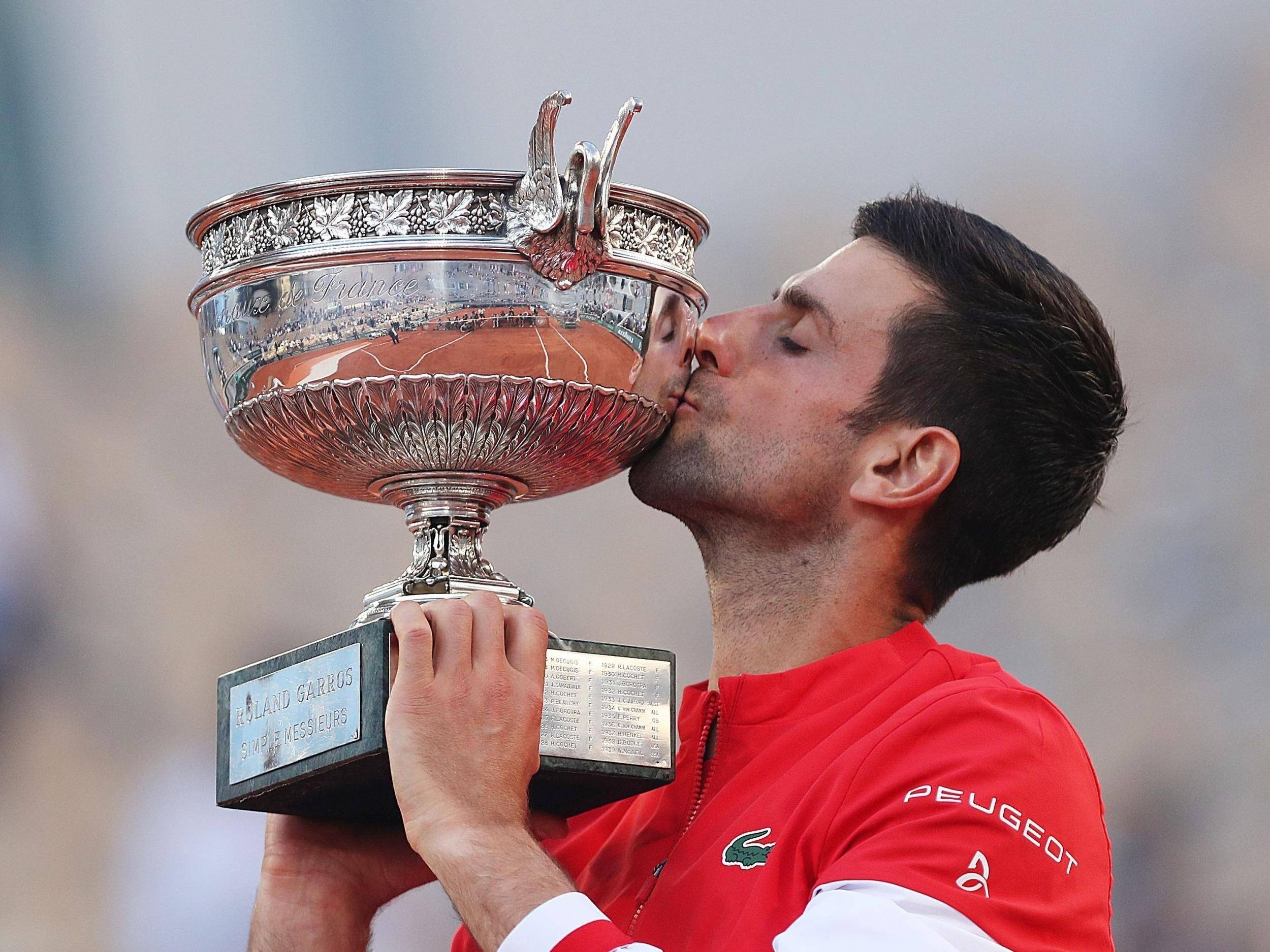 德约科维奇巅峰对决，C罗与40激战瑞士队分钟，战术调整胜负难料！的简单介绍