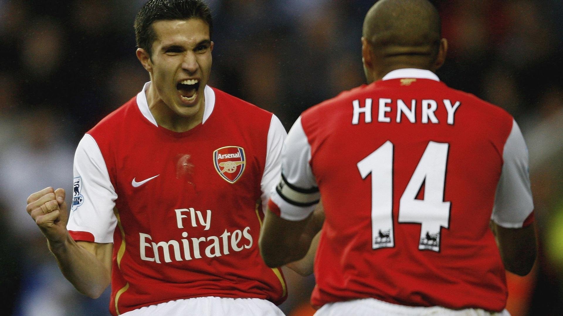 DWG不断突破！，萨拉赫连续十场比赛得分超过出色防守全场沸腾不已